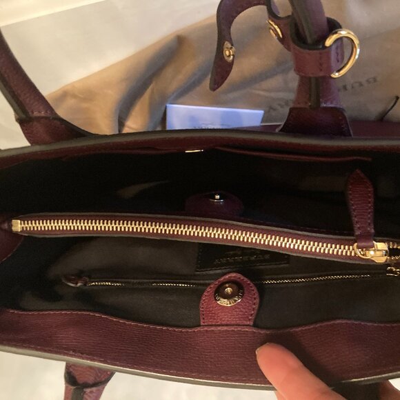 Auth. Burberry Leather & House Check Medium Banner Handbag With Strap *MINT* - Picture 13 of 16